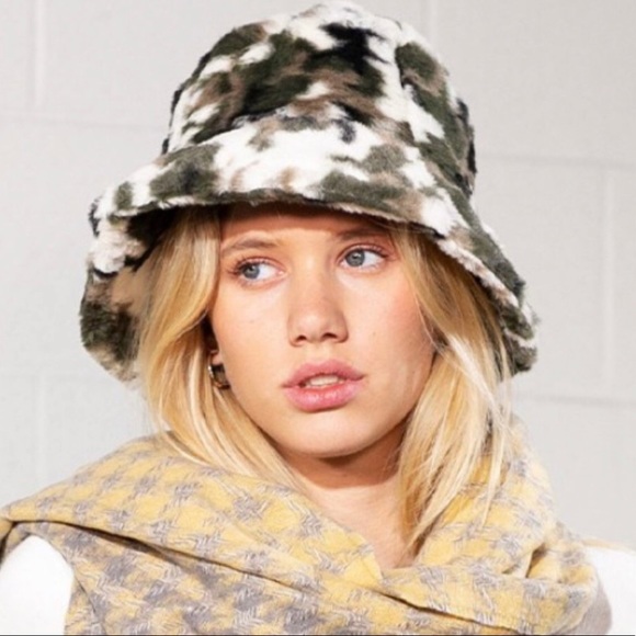 [New] Women's camo fur bucket hat - Picture 2 of 11